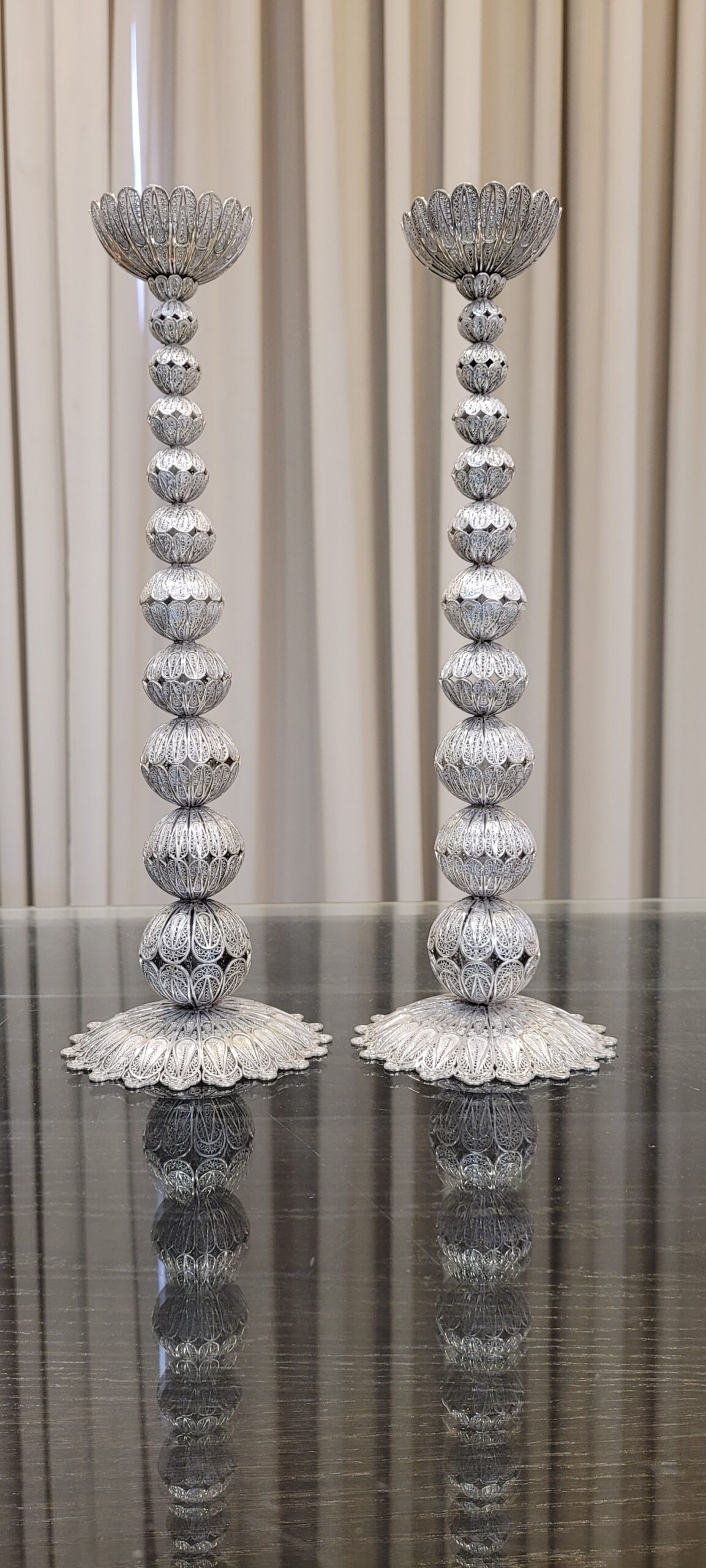 איך מנקים פמוטים מכסף